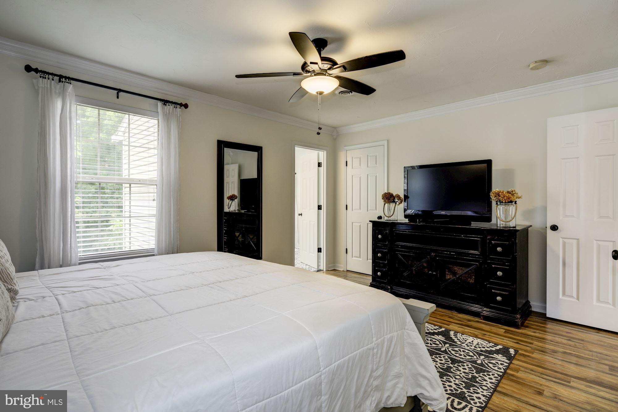 COLONIAL HILLS - Residential