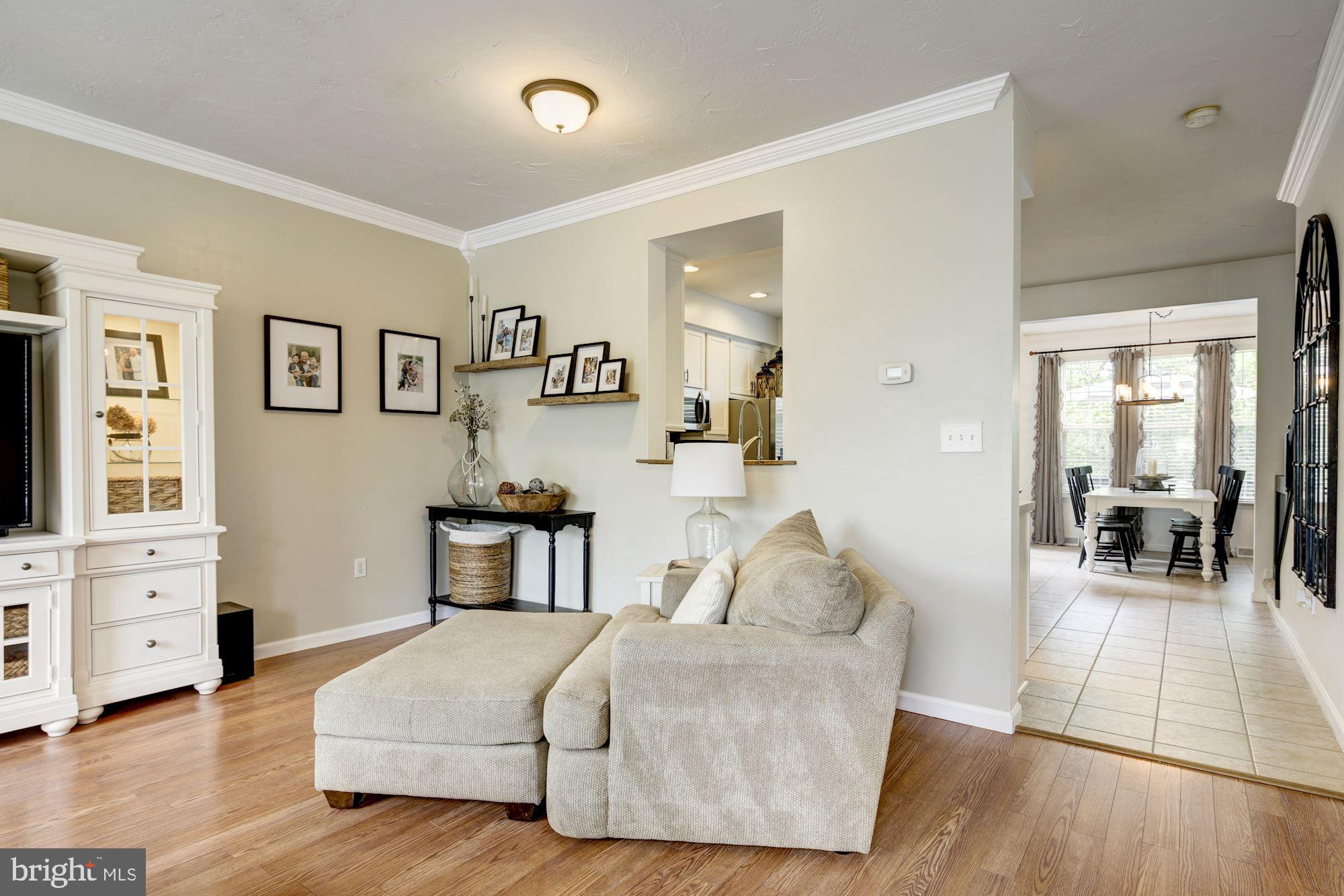 COLONIAL HILLS - Residential