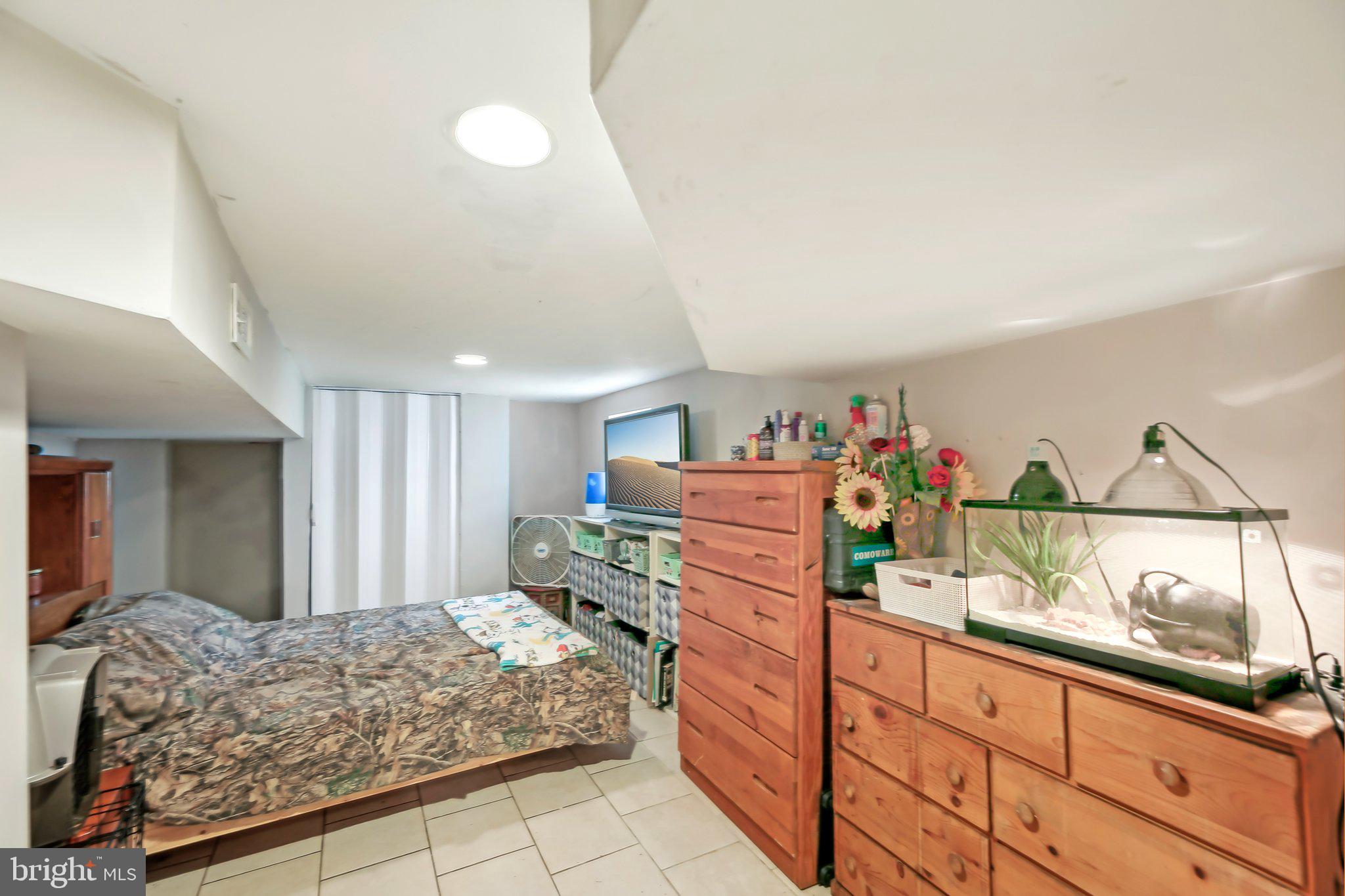 WOODSIDE - Residential