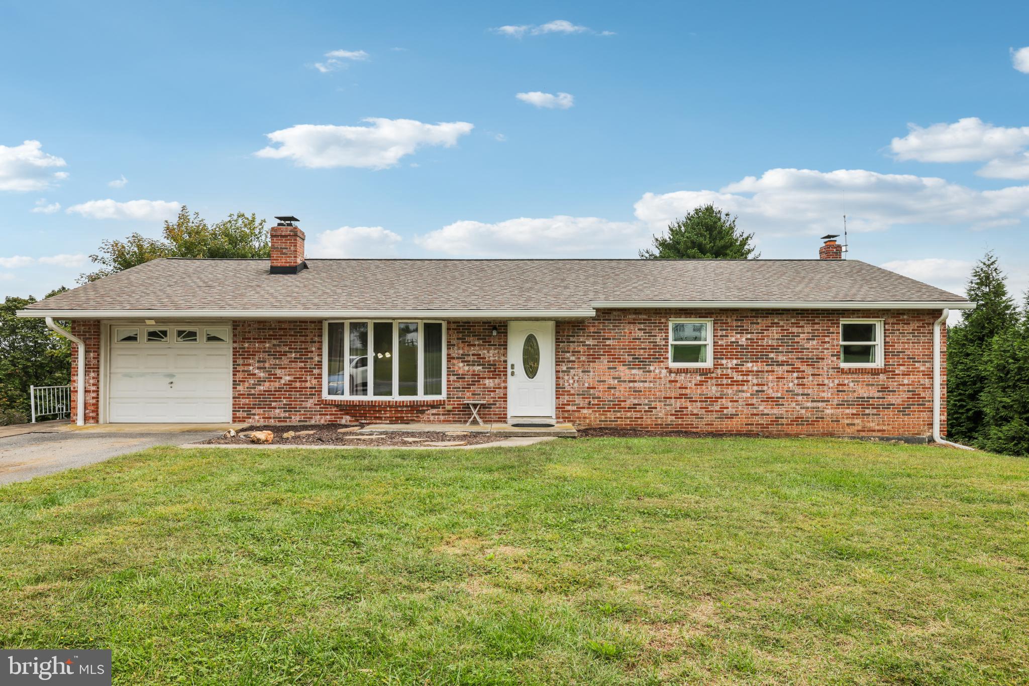 5833 WOODBINE ROAD