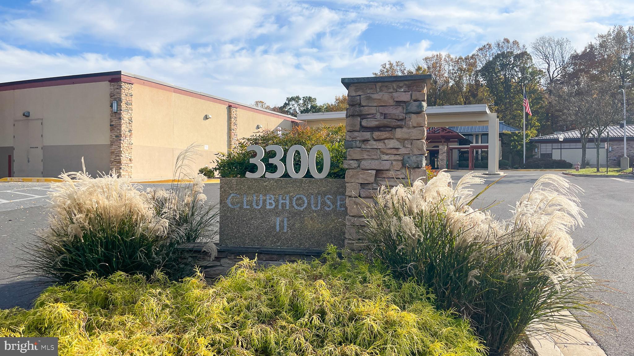 VANTAGE POINT EAST AT LEISURE WORLD - Residential Lease