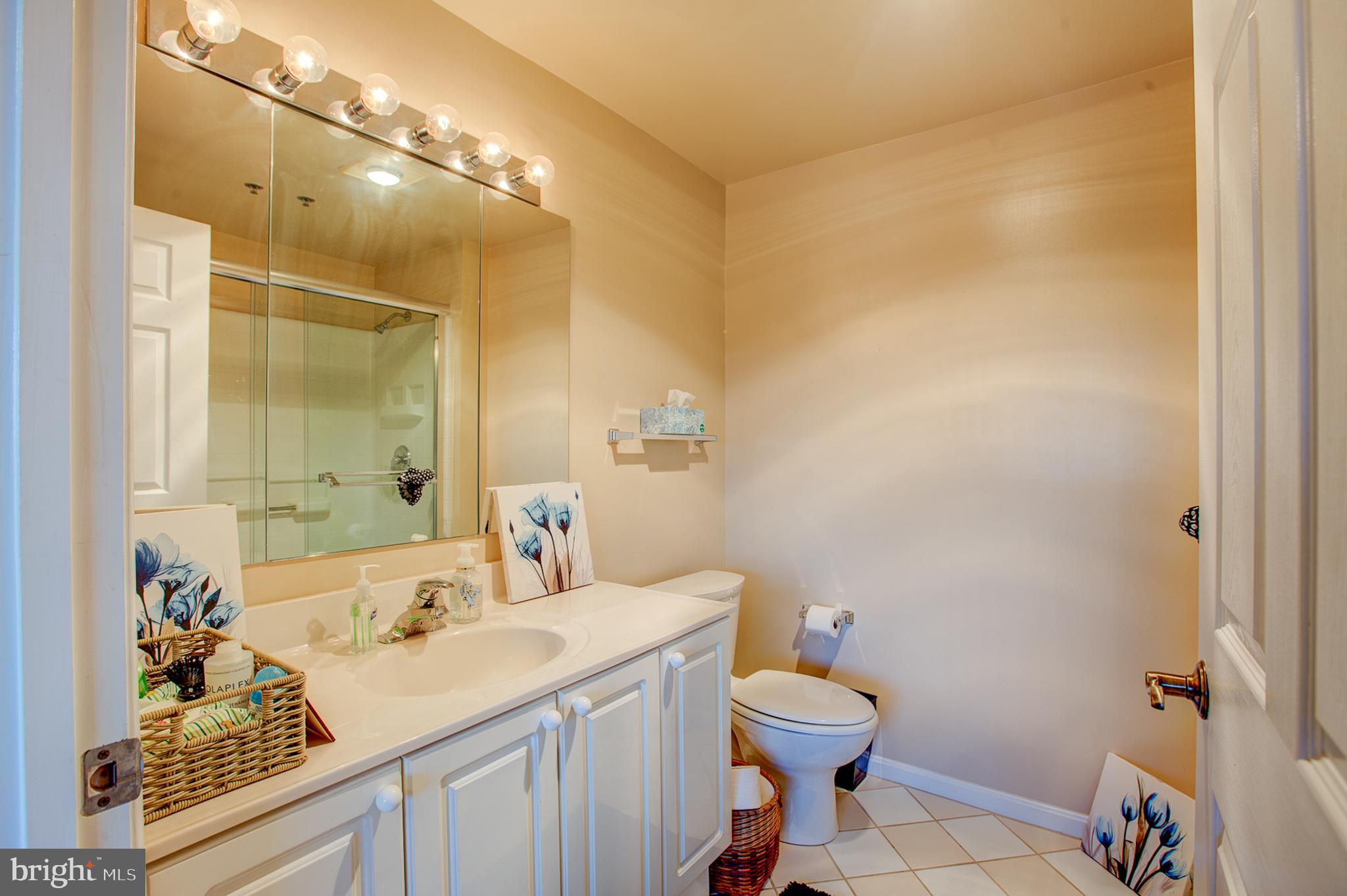 VANTAGE POINT EAST AT LEISURE WORLD - Residential Lease