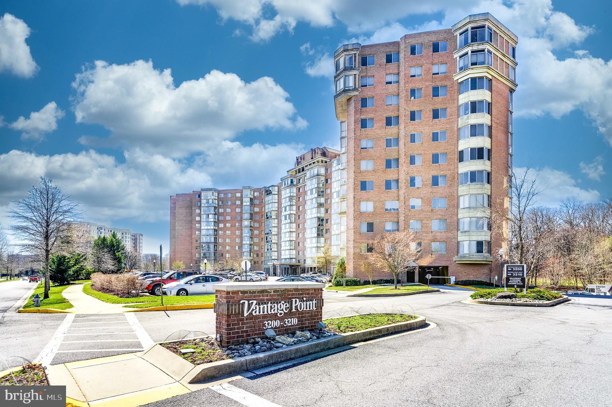 VANTAGE POINT EAST AT LEISURE WORLD - Residential Lease