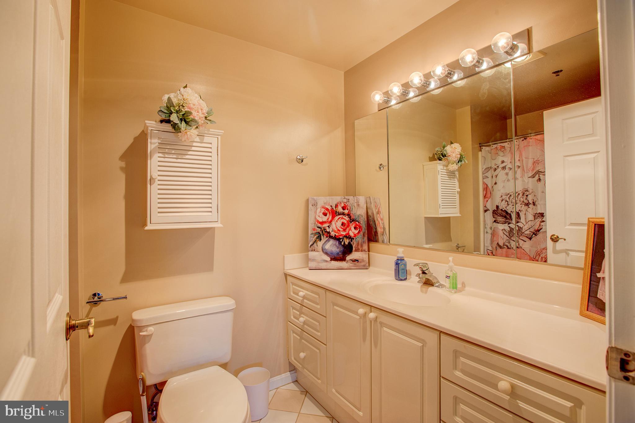 VANTAGE POINT EAST AT LEISURE WORLD - Residential Lease