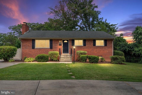 Photo of 6630 S Kings Highway, ALEXANDRIA, VA 22306 (MLS # VAFX2341844)