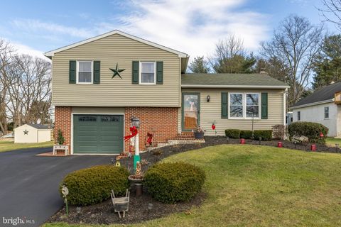 Photo of 5 Todd Road, RONKS, PA 17572 (MLS # PALA2062354)