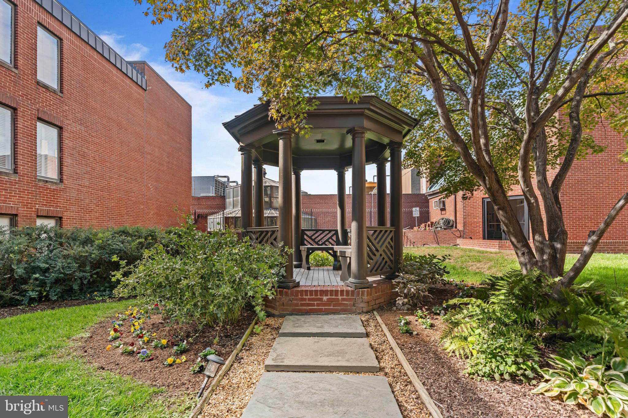 3225 GRACE STREET NW 219