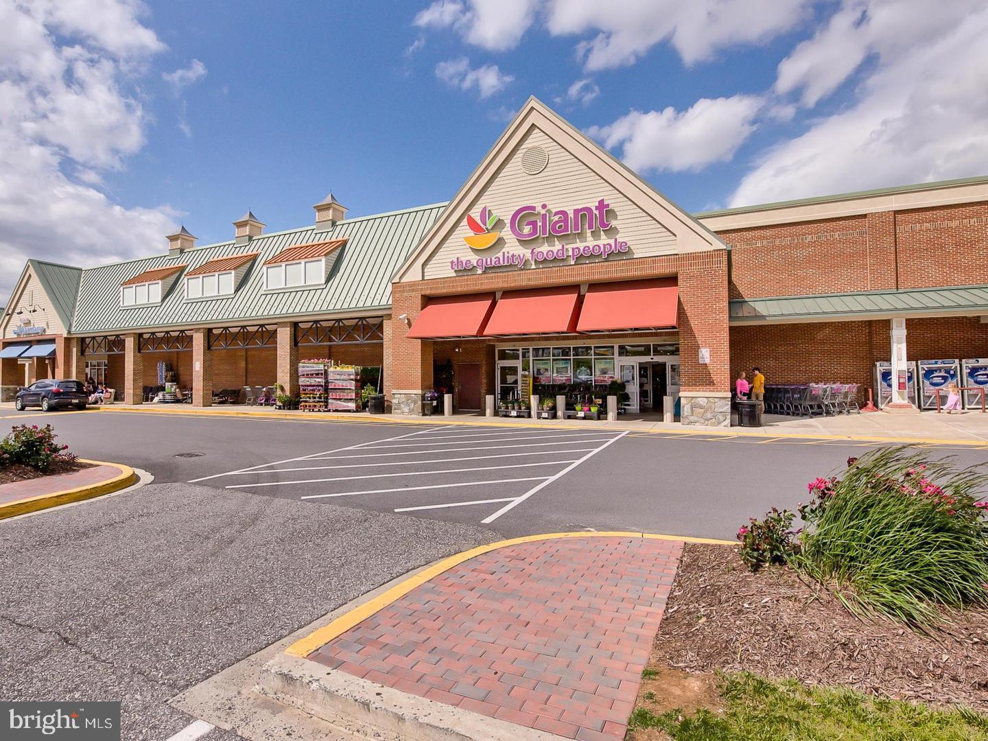 VILLAGES OF URBANA - Residential Lease