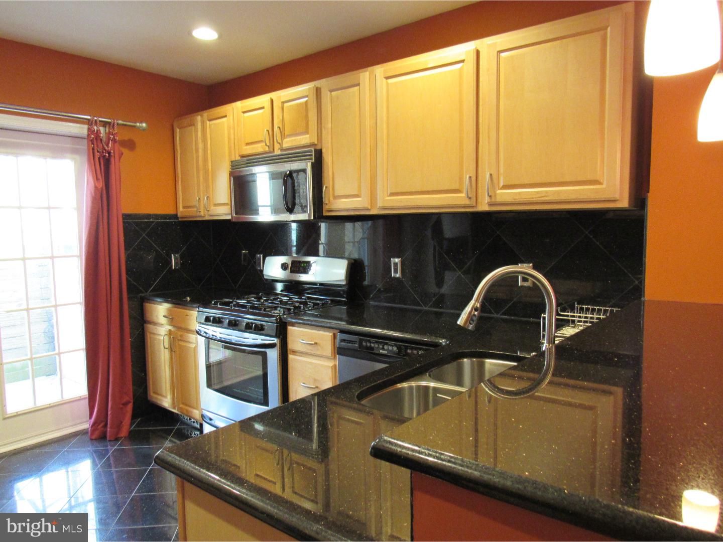 PORT RICHMOND - Residential