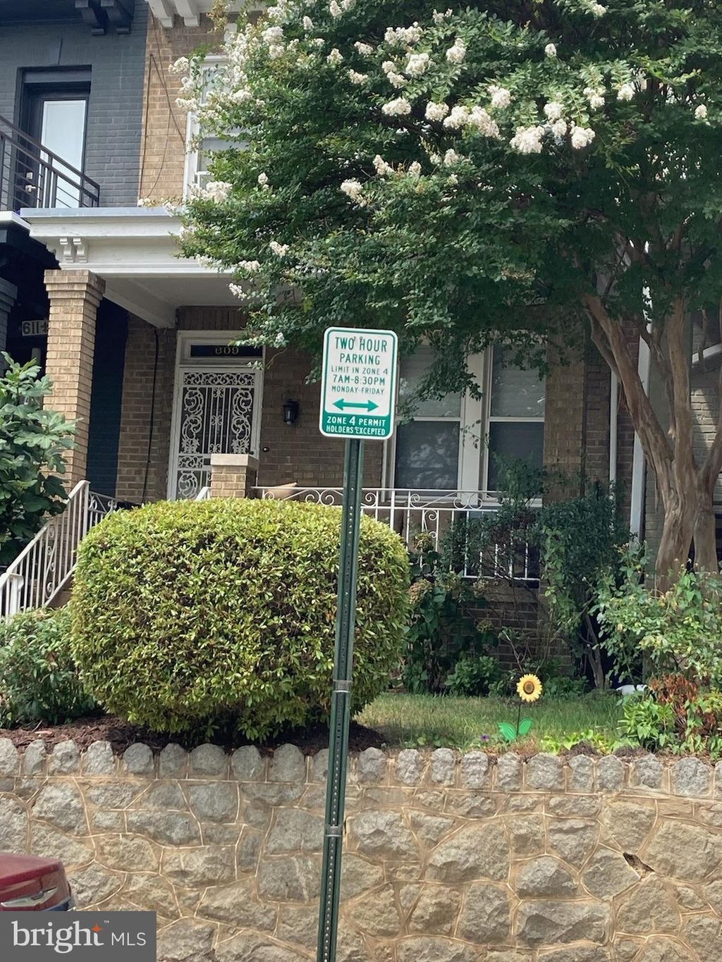 listing image 0