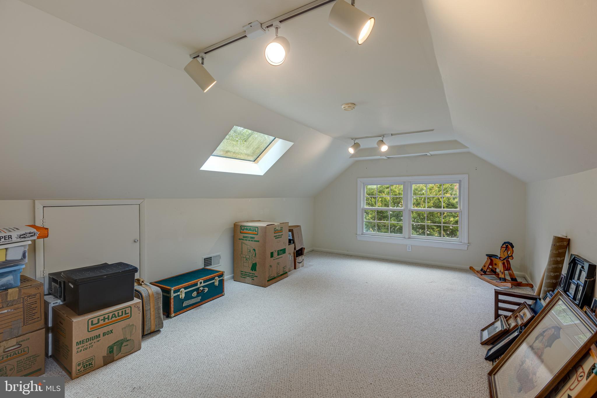 RIVERSIDE GARDENS - Residential