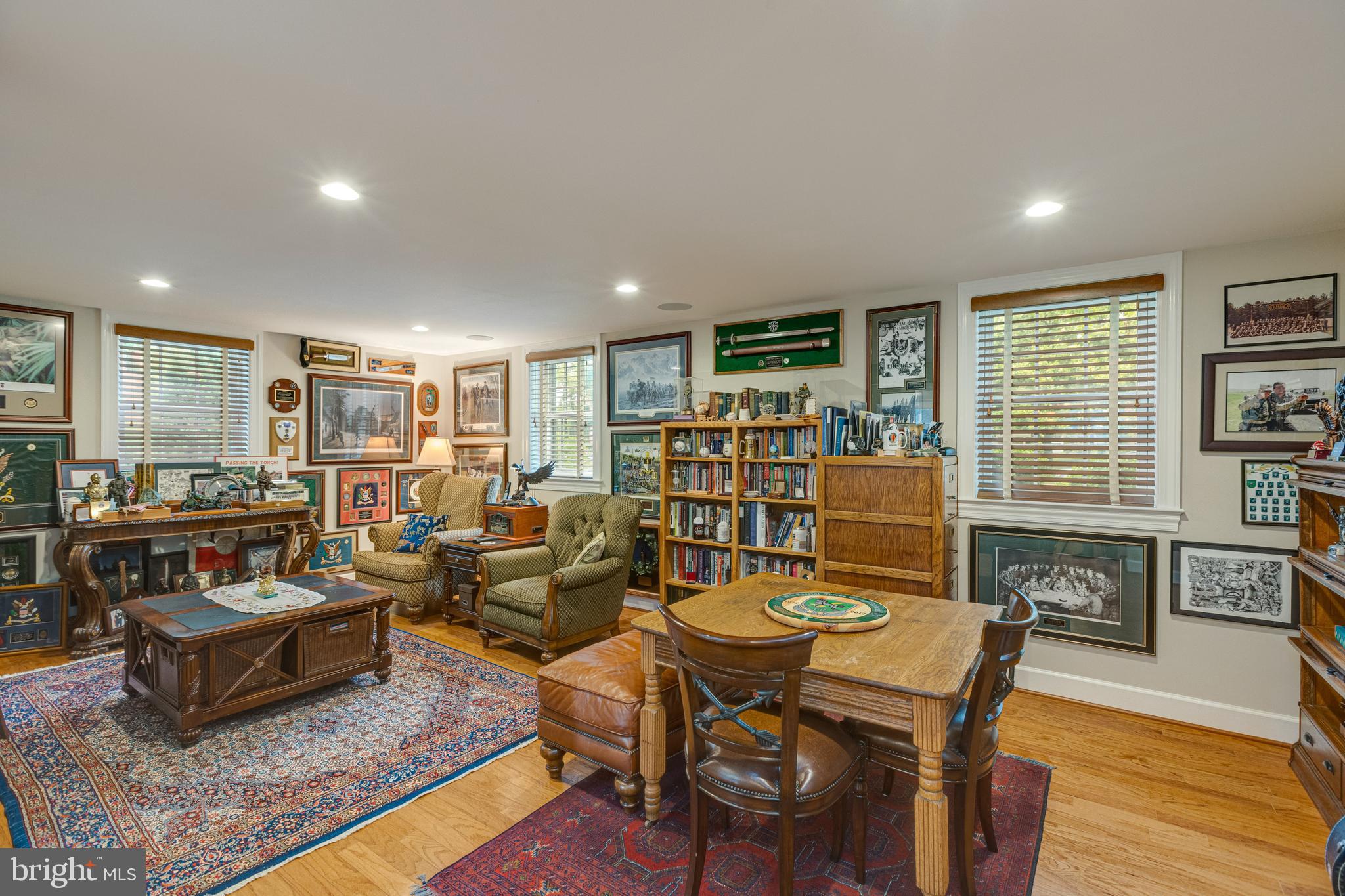 RIVERSIDE GARDENS - Residential