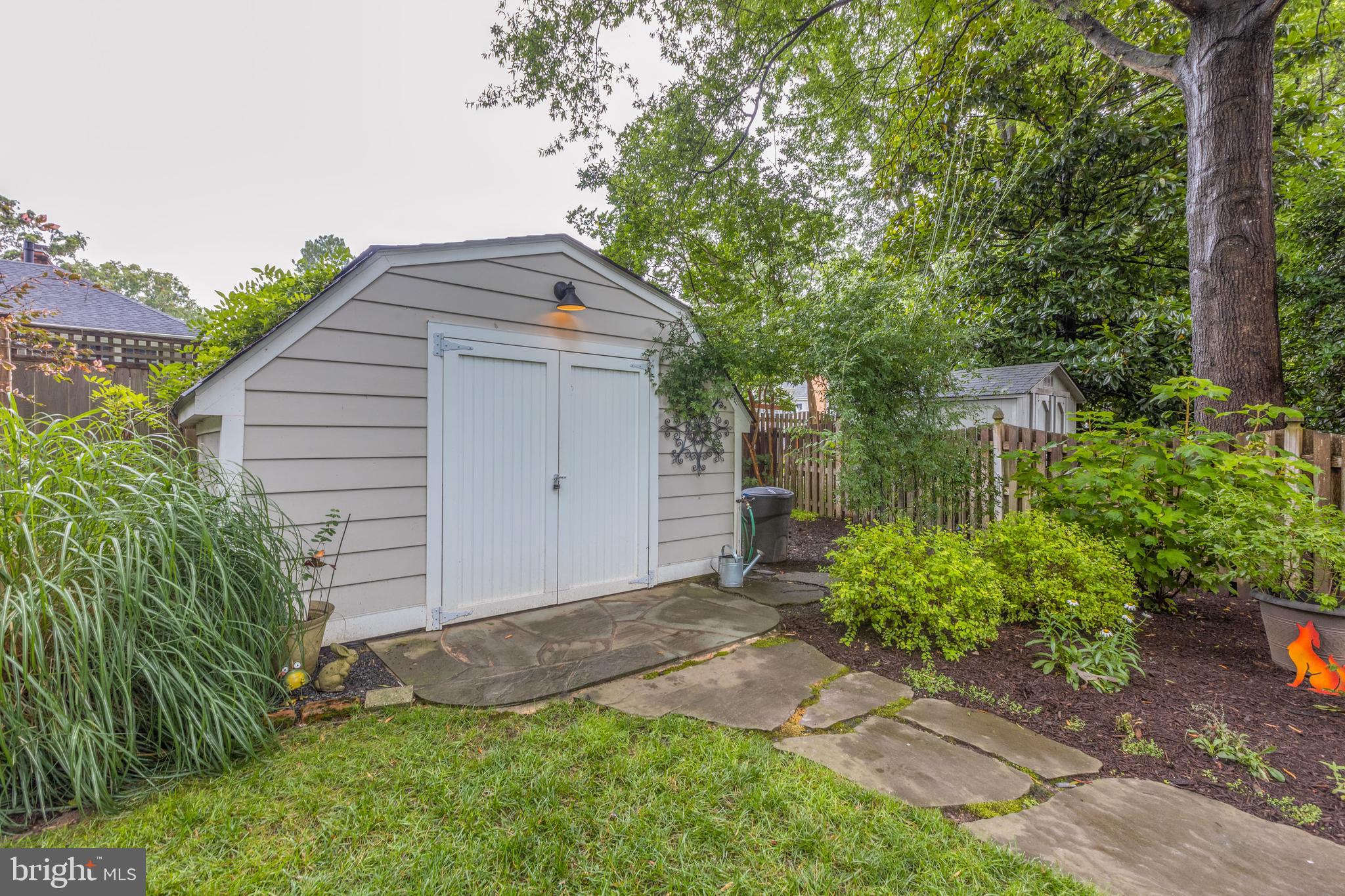 RIVERSIDE GARDENS - Residential