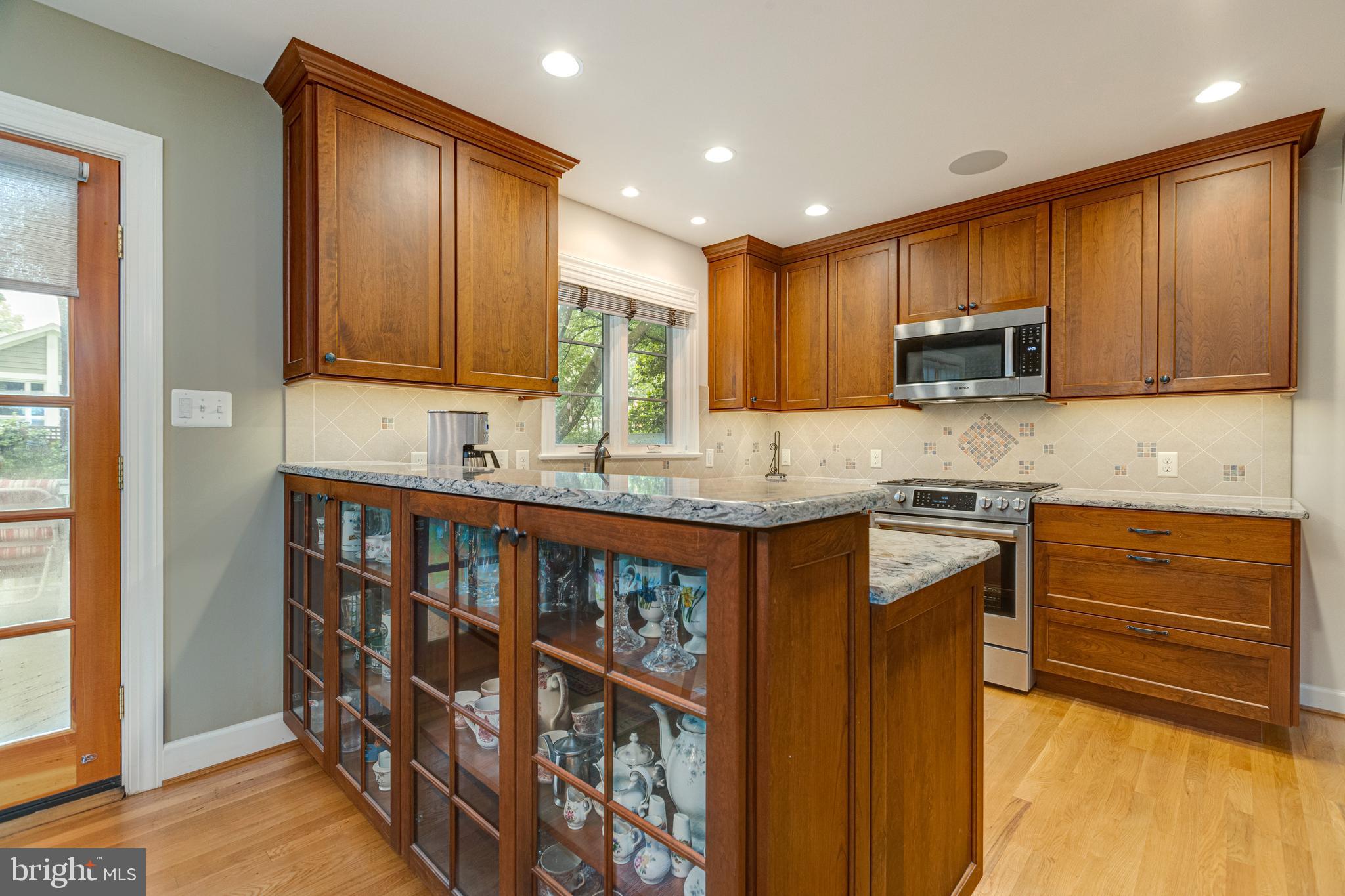 RIVERSIDE GARDENS - Residential