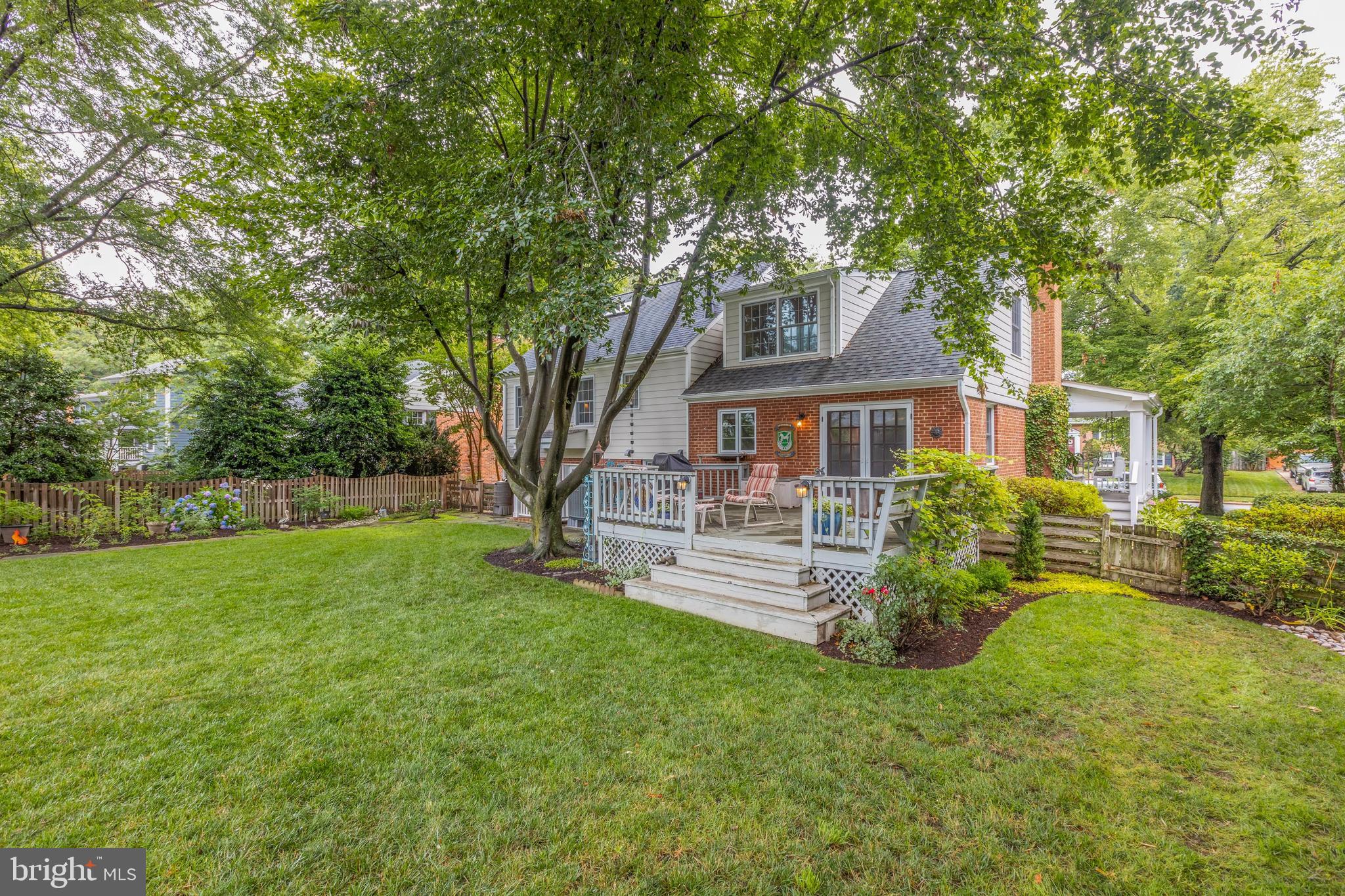 RIVERSIDE GARDENS - Residential