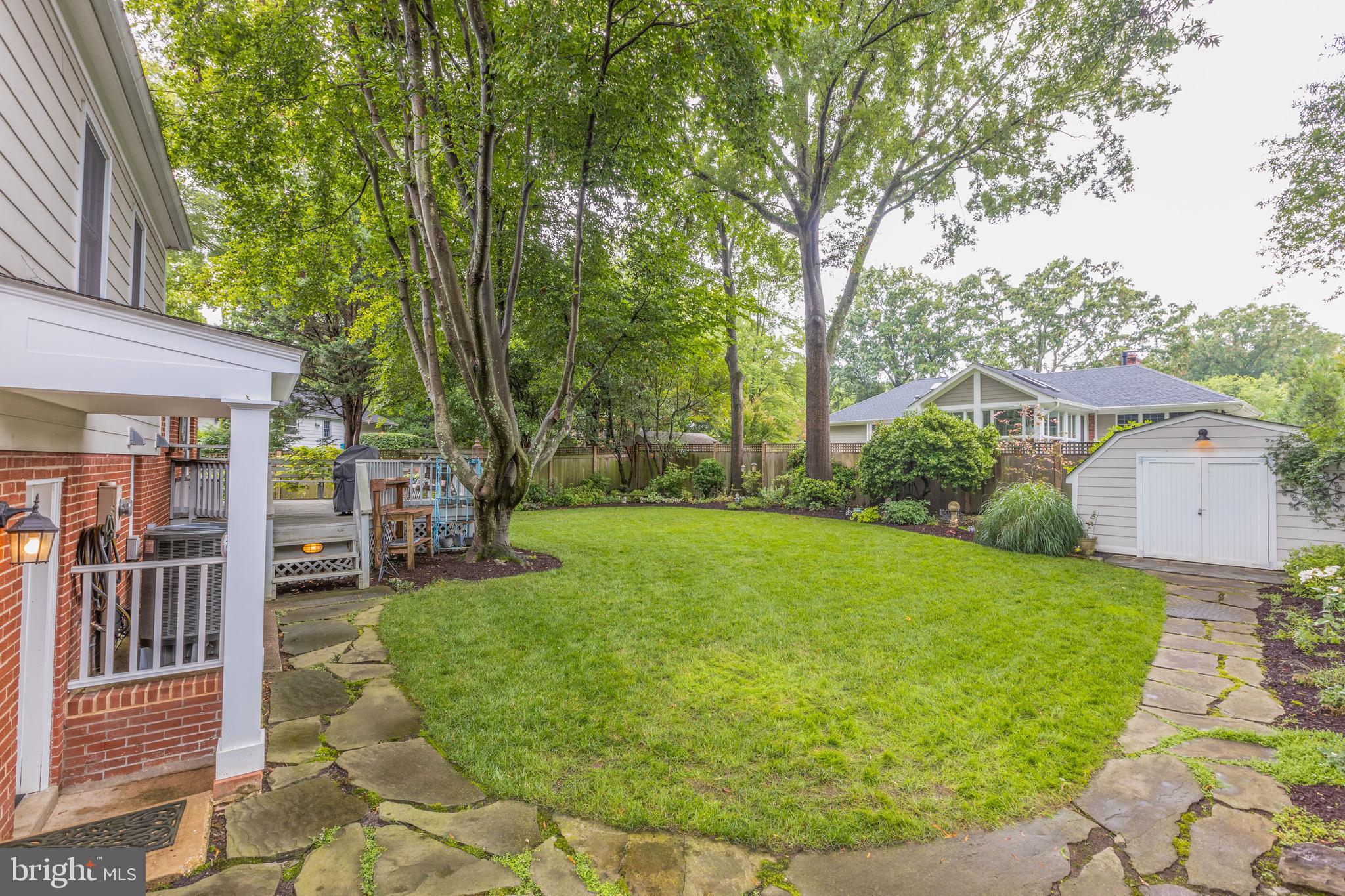 RIVERSIDE GARDENS - Residential