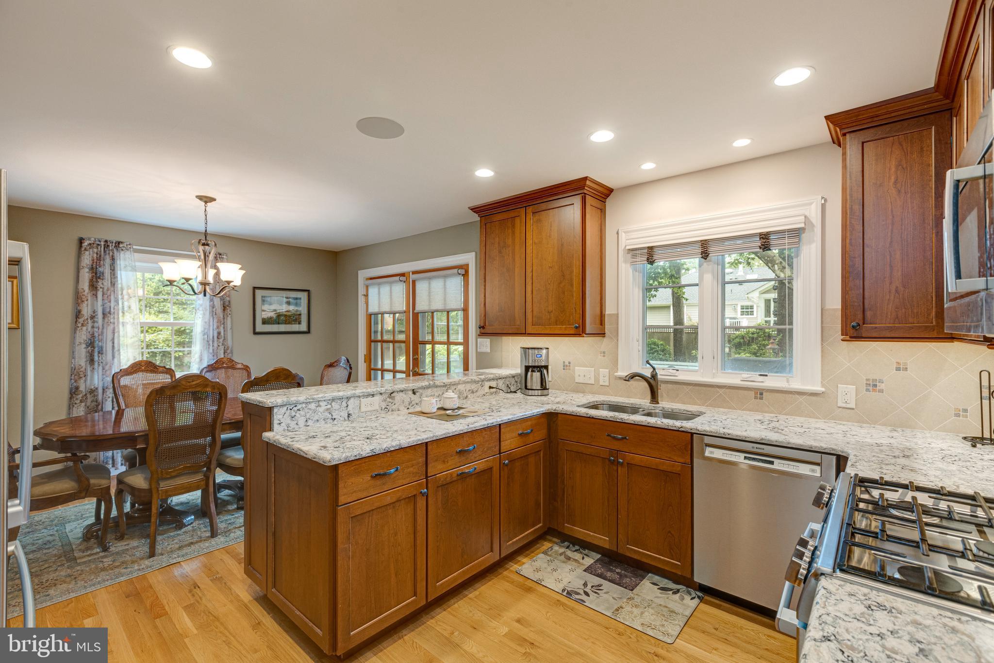 RIVERSIDE GARDENS - Residential