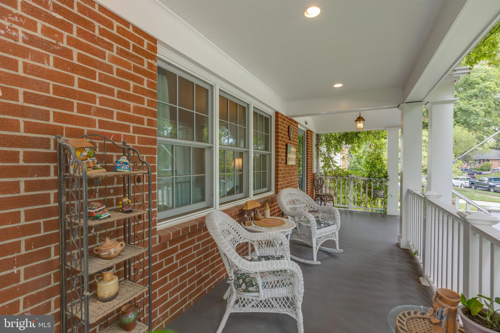RIVERSIDE GARDENS - Residential