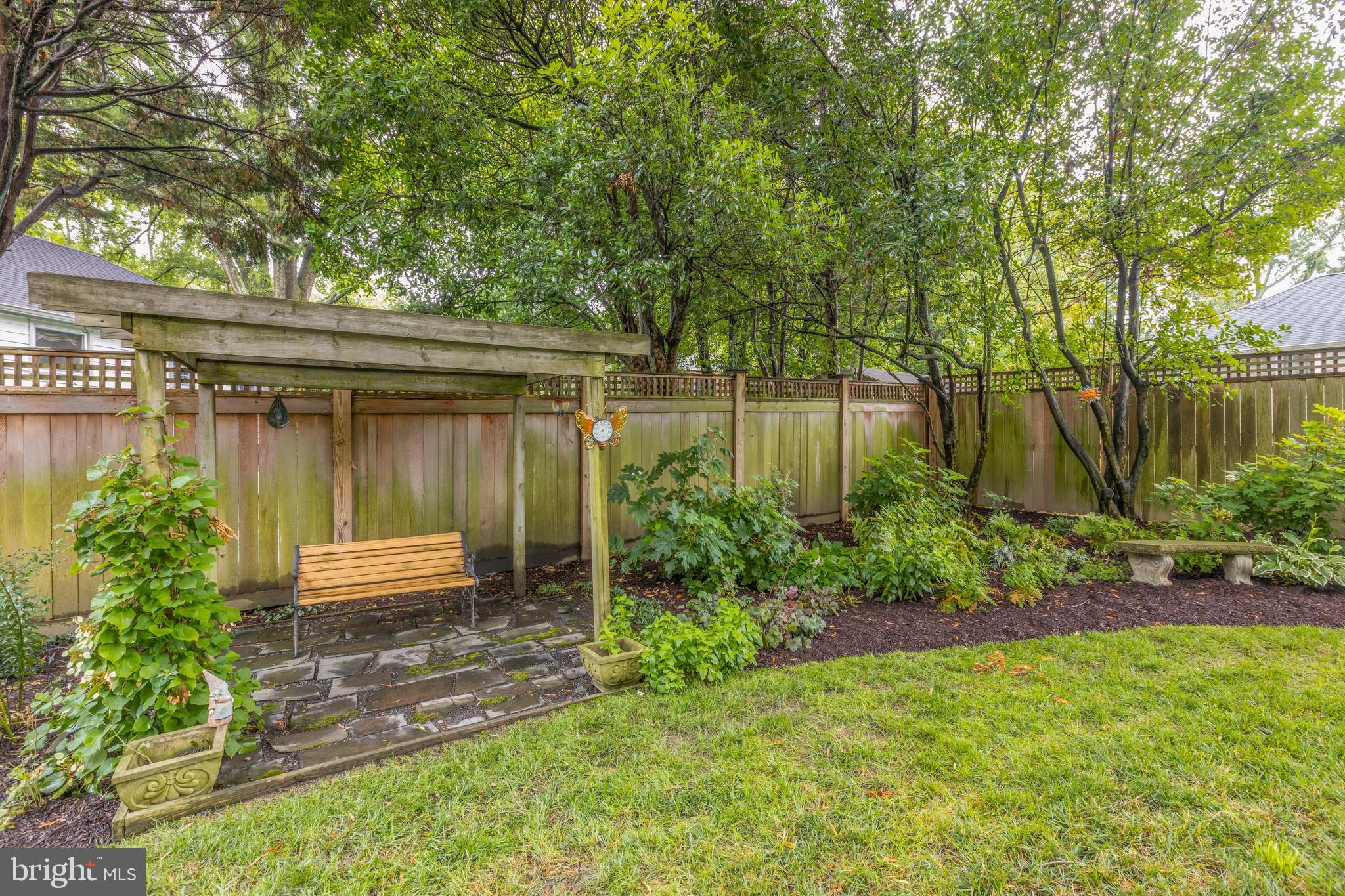 RIVERSIDE GARDENS - Residential