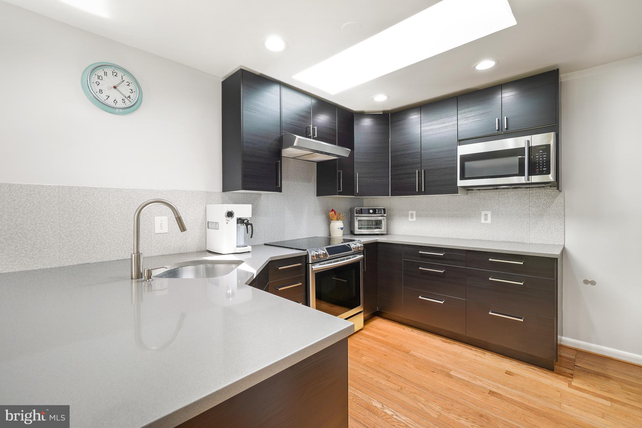 RESTON - Residential