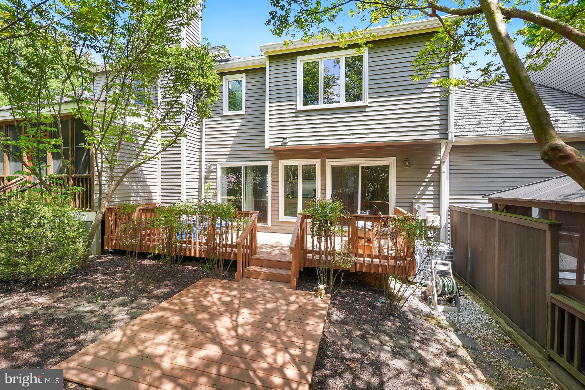 RESTON - Residential
