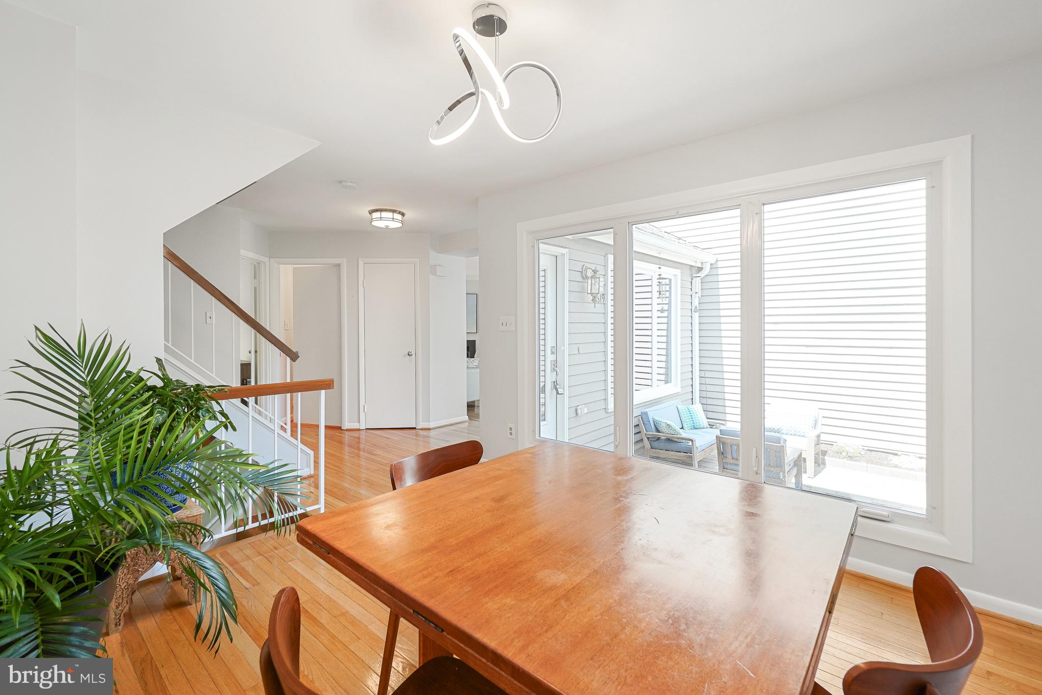 RESTON - Residential