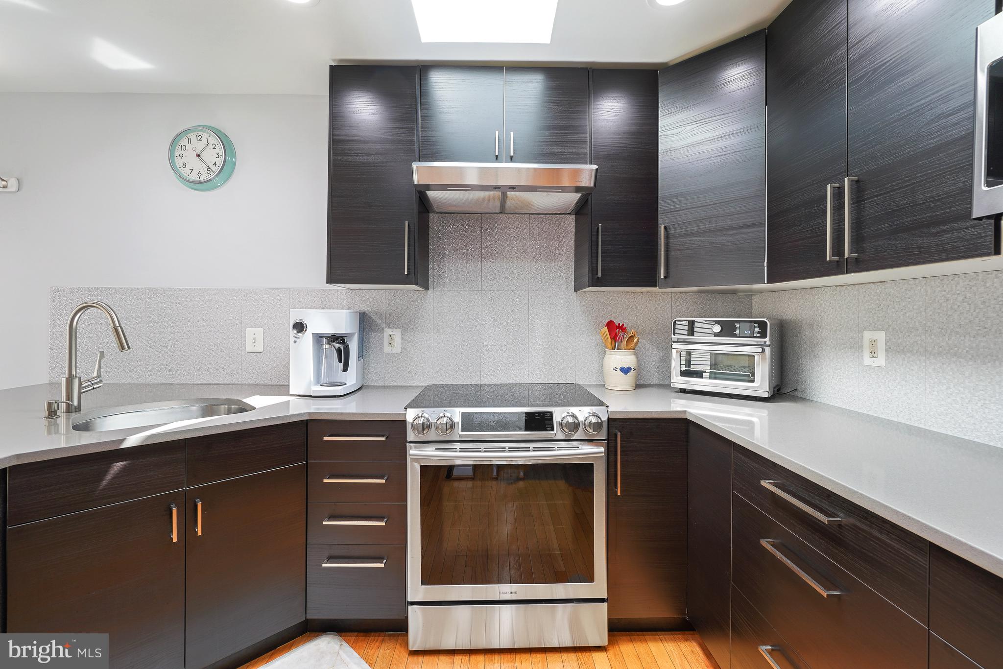 RESTON - Residential