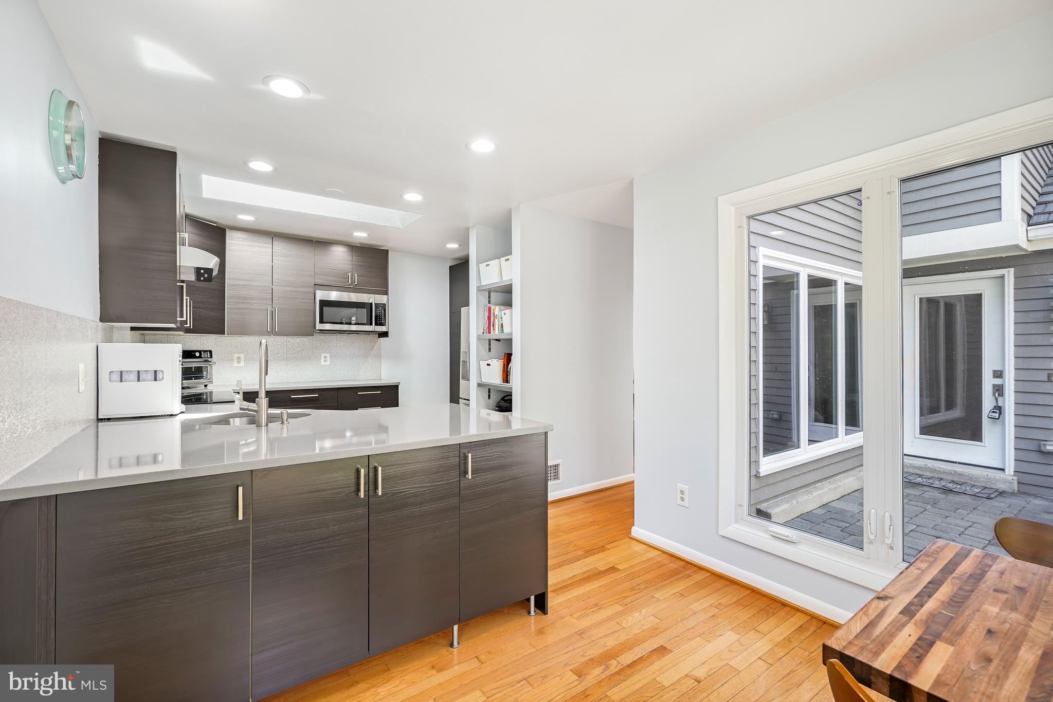 RESTON - Residential