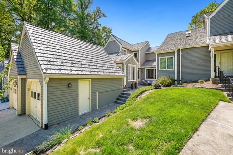 Photo of 11619 Chapel Cross Way, RESTON, VA 20194 (MLS # VAFX2303784)