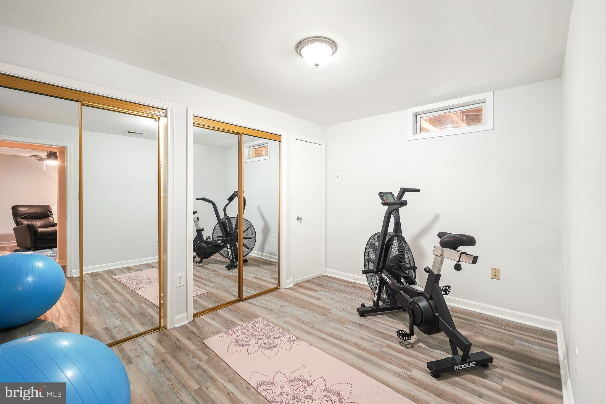 RESTON - Residential