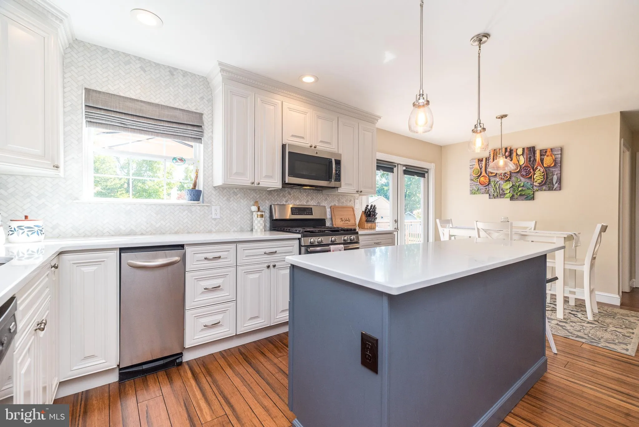 Doylestown, Pennsylvania 18902, United States, 4 Bedrooms Bedrooms, ,3 BathroomsBathrooms,Residential,Pending,215464