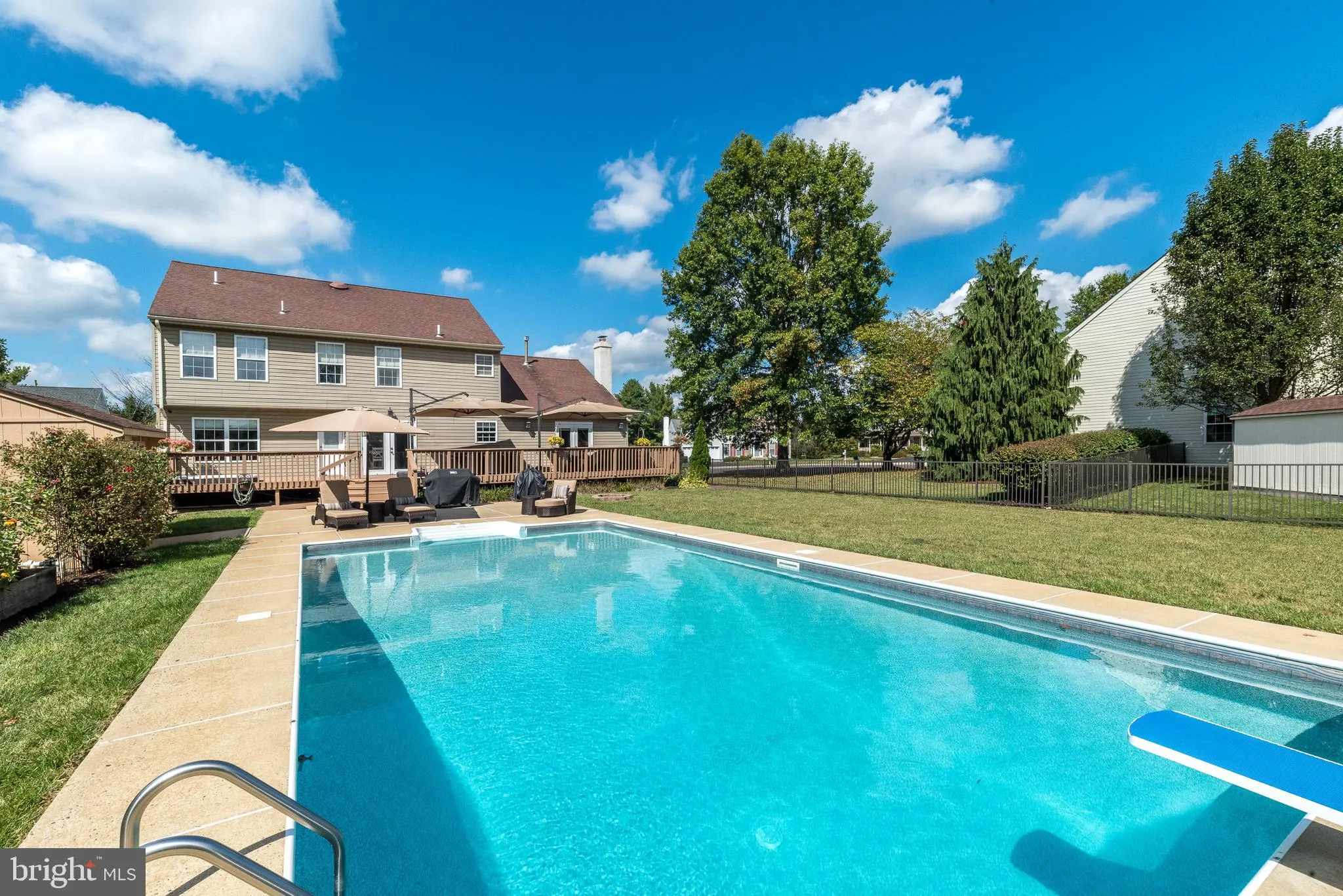 Doylestown, Pennsylvania 18902, United States, 4 Bedrooms Bedrooms, ,3 BathroomsBathrooms,Residential,Pending,215464