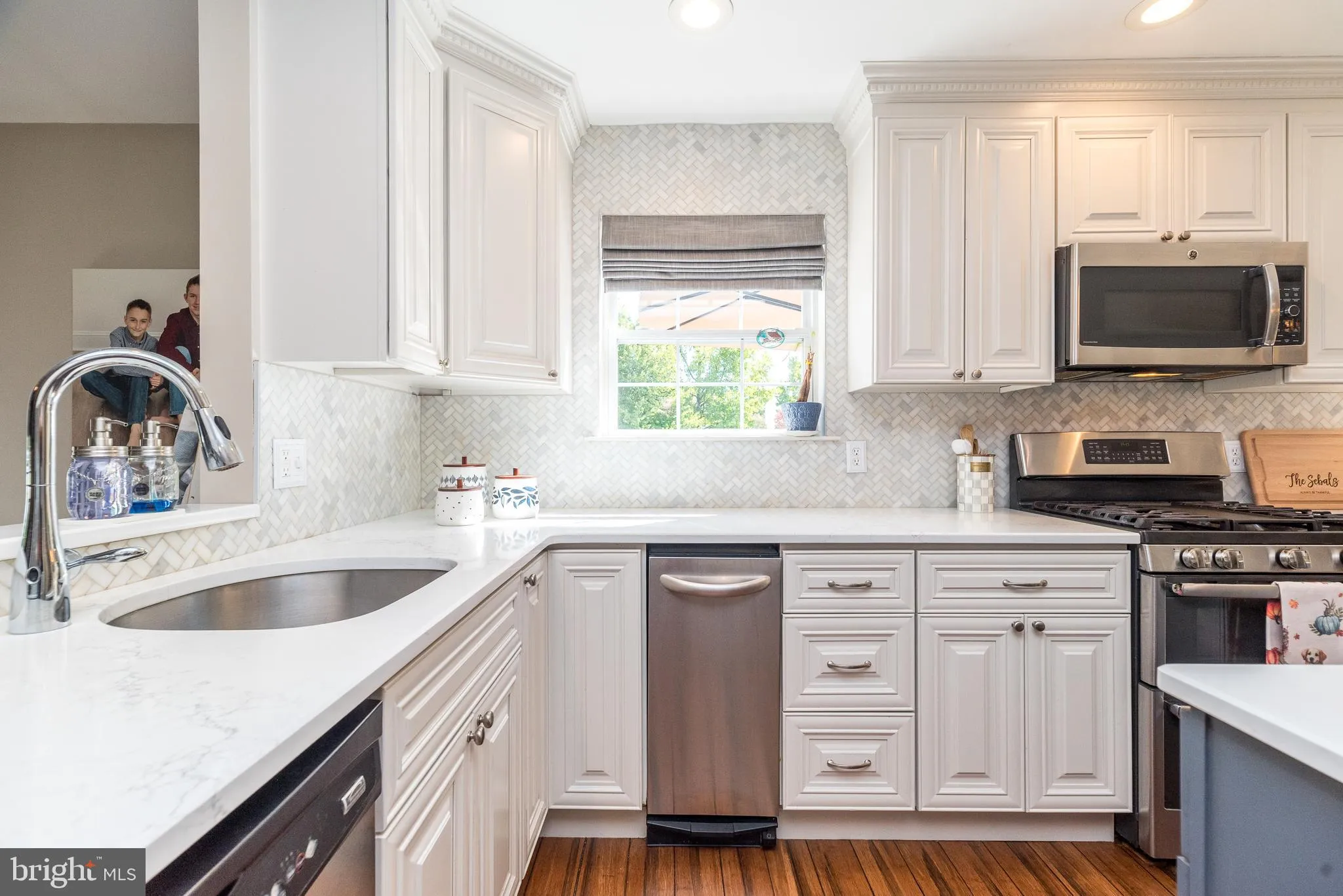 Doylestown, Pennsylvania 18902, United States, 4 Bedrooms Bedrooms, ,3 BathroomsBathrooms,Residential,Pending,215464