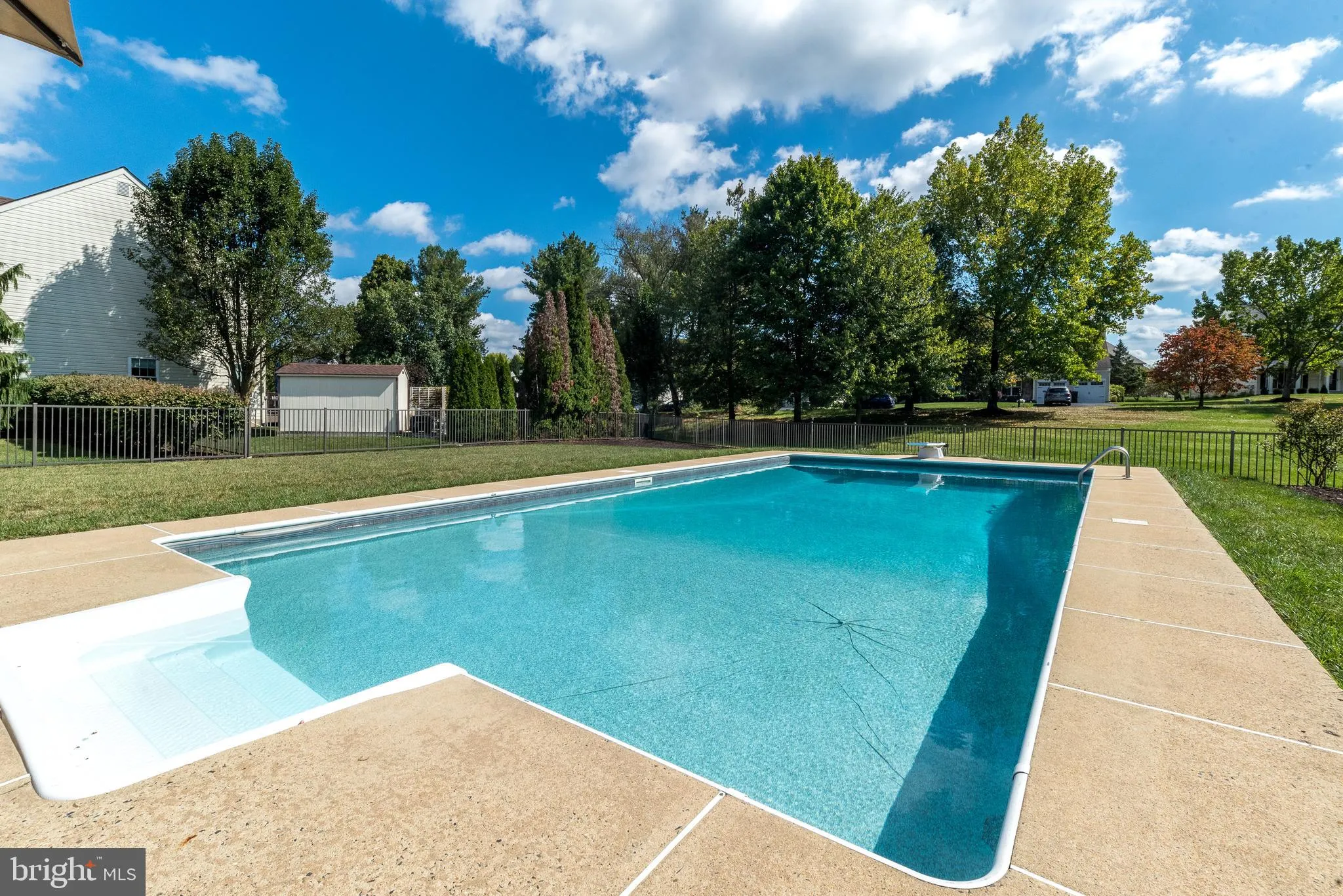 Doylestown, Pennsylvania 18902, United States, 4 Bedrooms Bedrooms, ,3 BathroomsBathrooms,Residential,Pending,215464