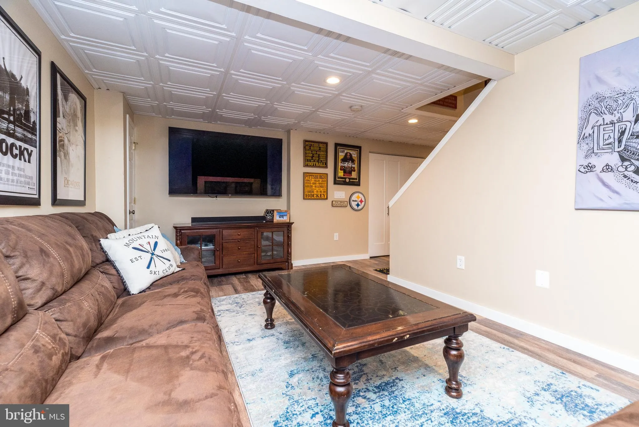 Doylestown, Pennsylvania 18902, United States, 4 Bedrooms Bedrooms, ,3 BathroomsBathrooms,Residential,Pending,215464