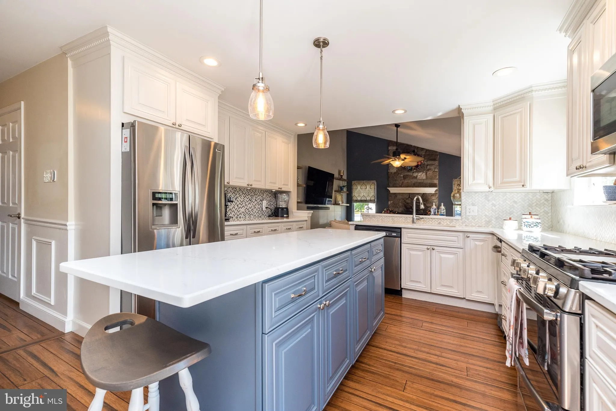 Doylestown, Pennsylvania 18902, United States, 4 Bedrooms Bedrooms, ,3 BathroomsBathrooms,Residential,Pending,215464