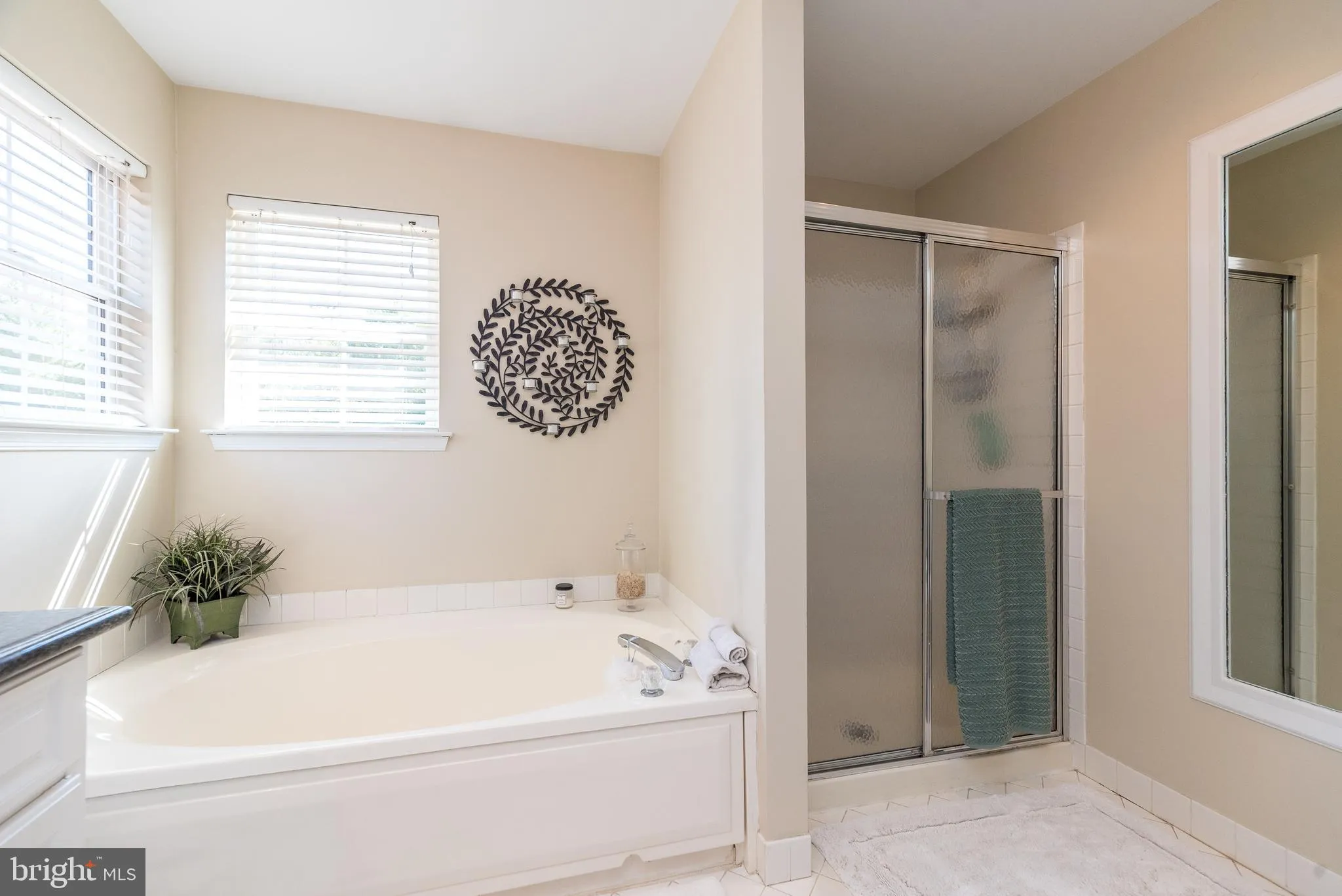 Doylestown, Pennsylvania 18902, United States, 4 Bedrooms Bedrooms, ,3 BathroomsBathrooms,Residential,Pending,215464