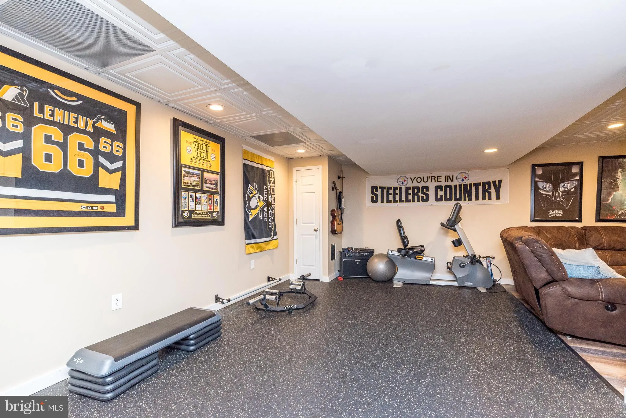 Doylestown, Pennsylvania 18902, United States, 4 Bedrooms Bedrooms, ,3 BathroomsBathrooms,Residential,Pending,215464