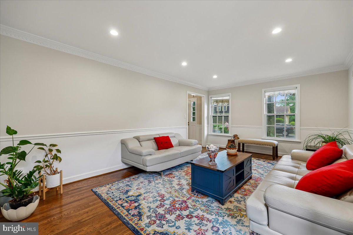 16 FAIRWOOD COURT