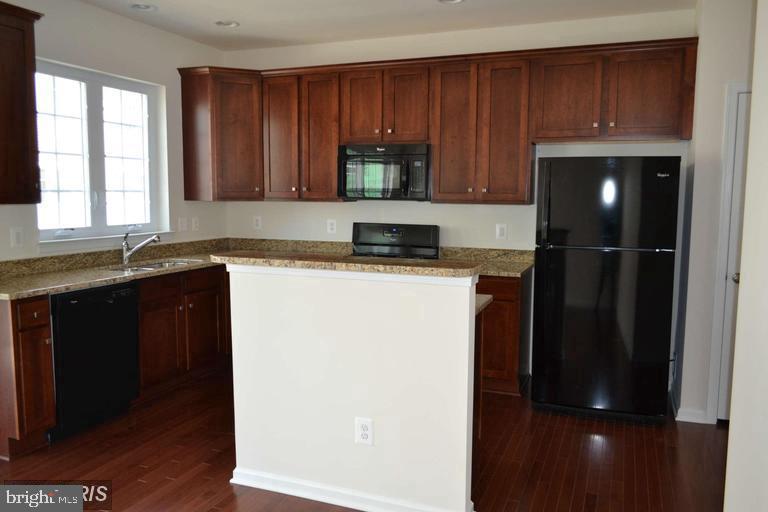 AMBERLEA AT SOUTH RIDING - Residential Lease