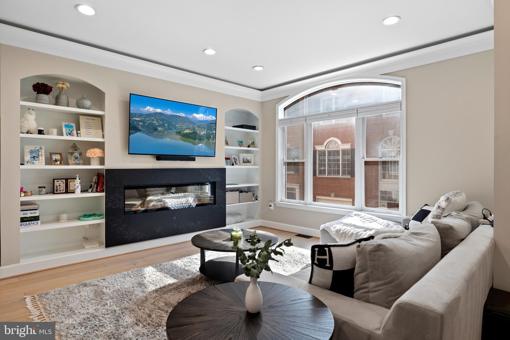 1170 N VERNON STREET