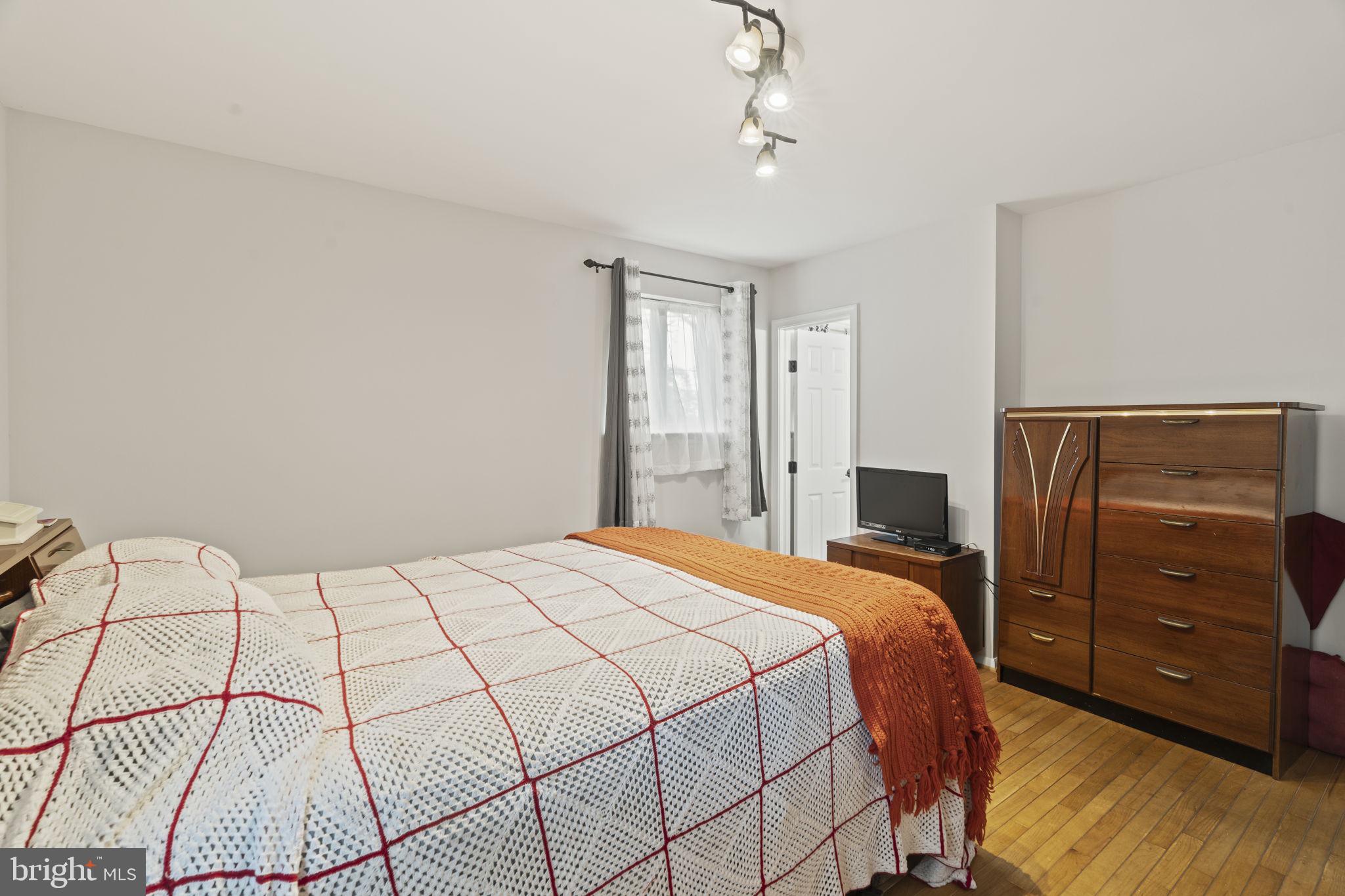 MAYFIELD - Residential