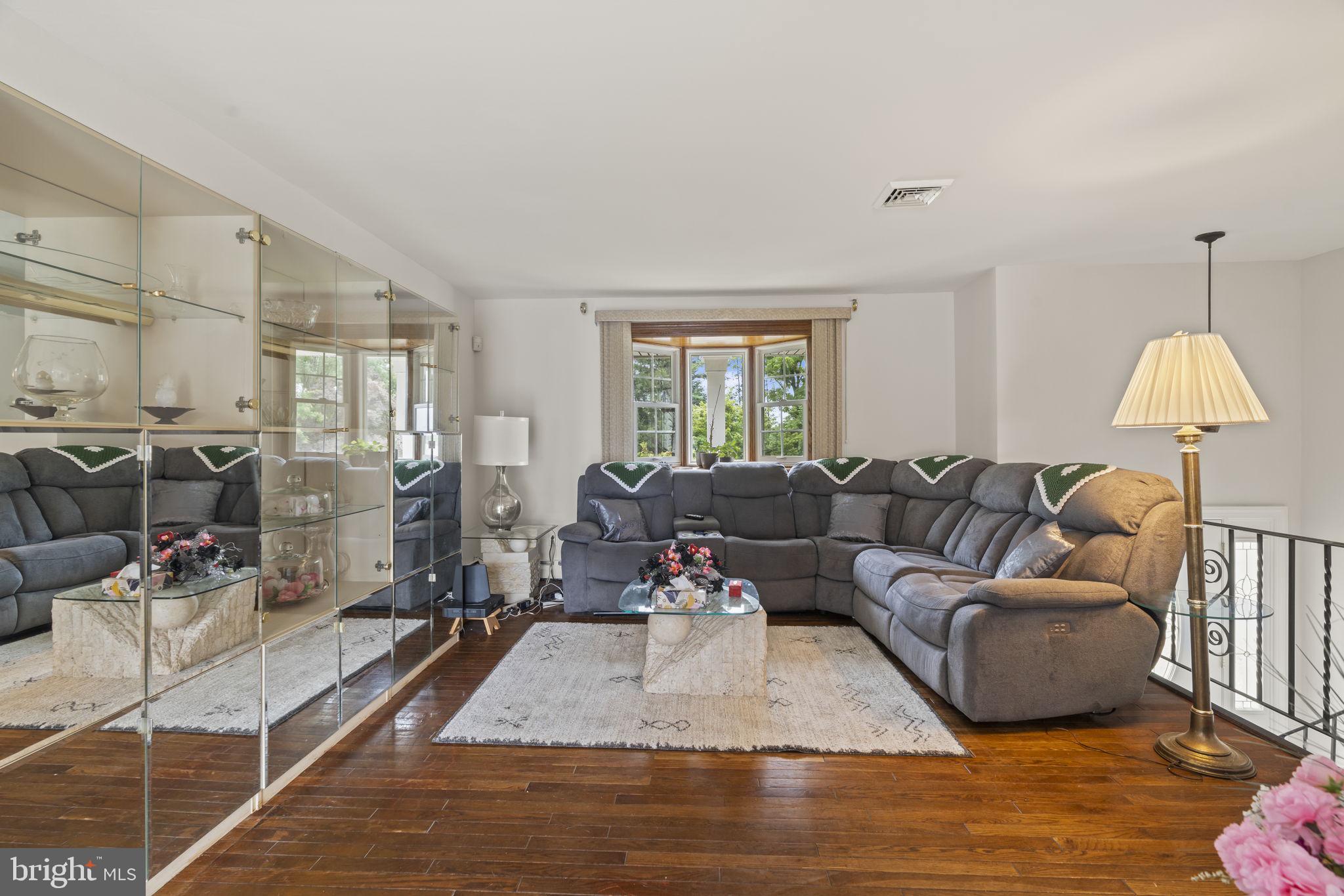 MAYFIELD - Residential