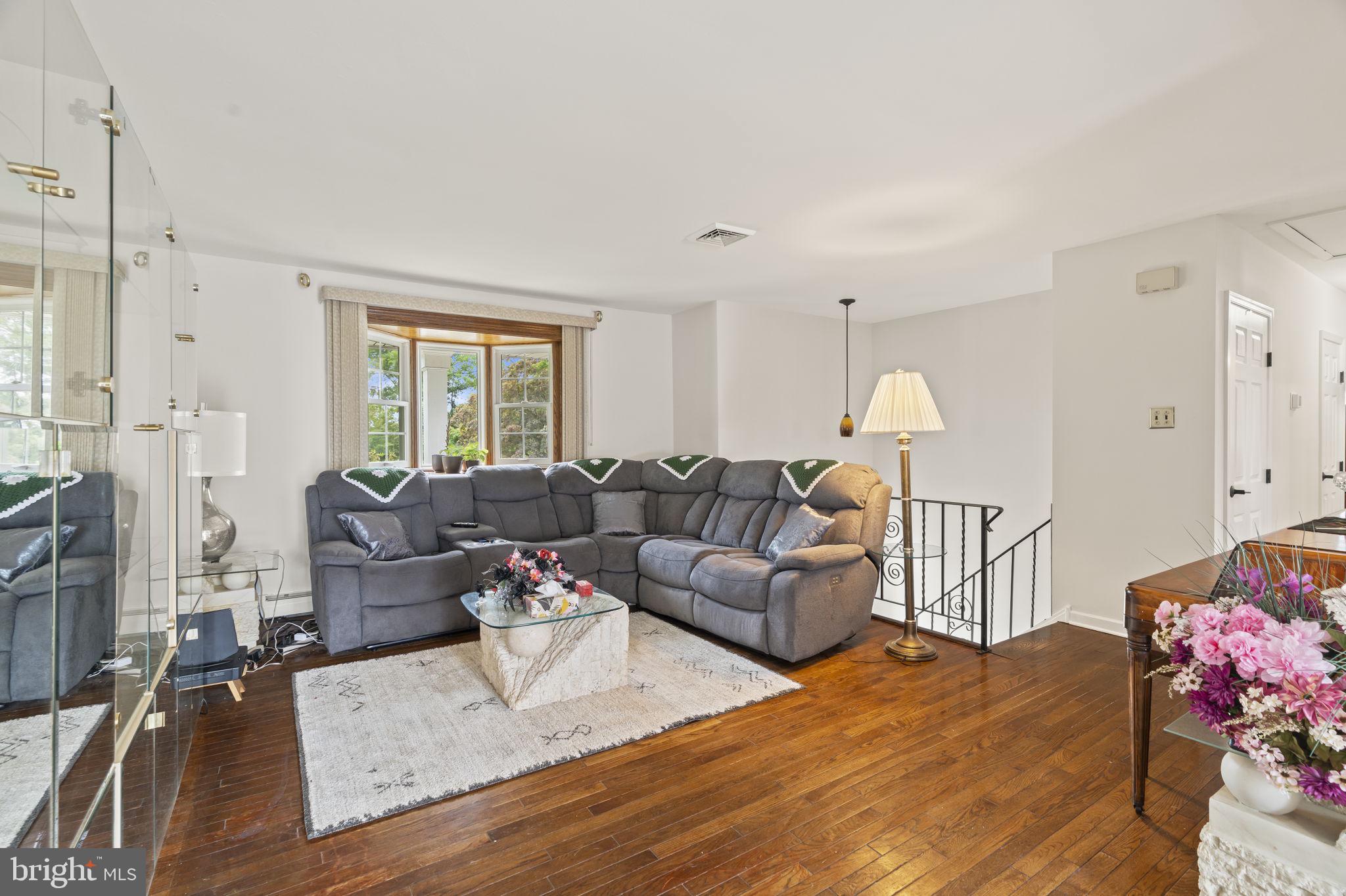 MAYFIELD - Residential