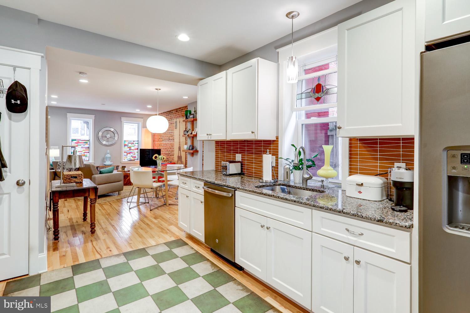 CHESTNUT HILL - Residential