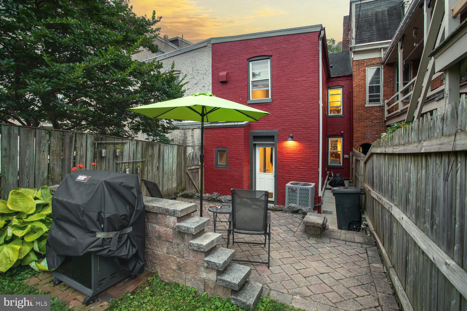 CHESTNUT HILL - Residential