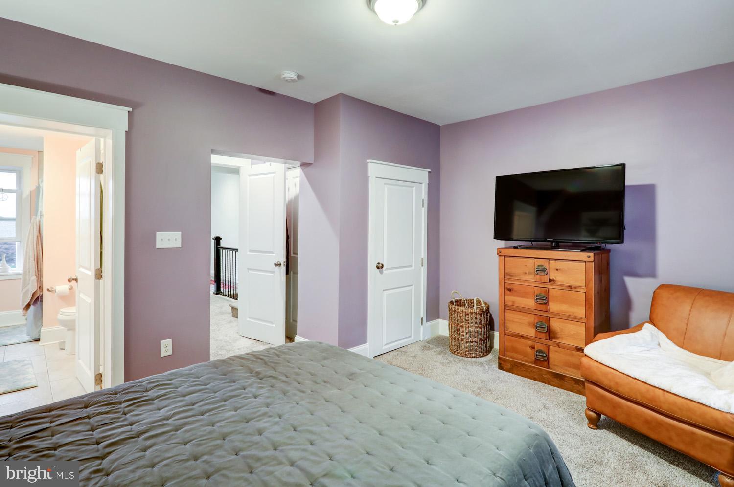 CHESTNUT HILL - Residential