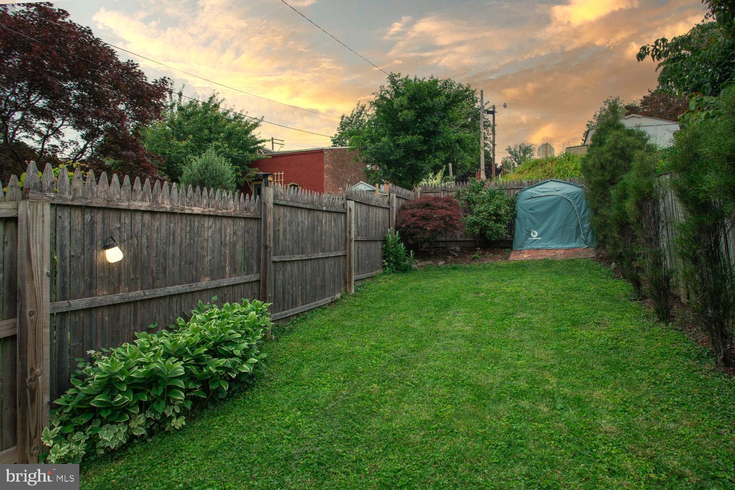 CHESTNUT HILL - Residential