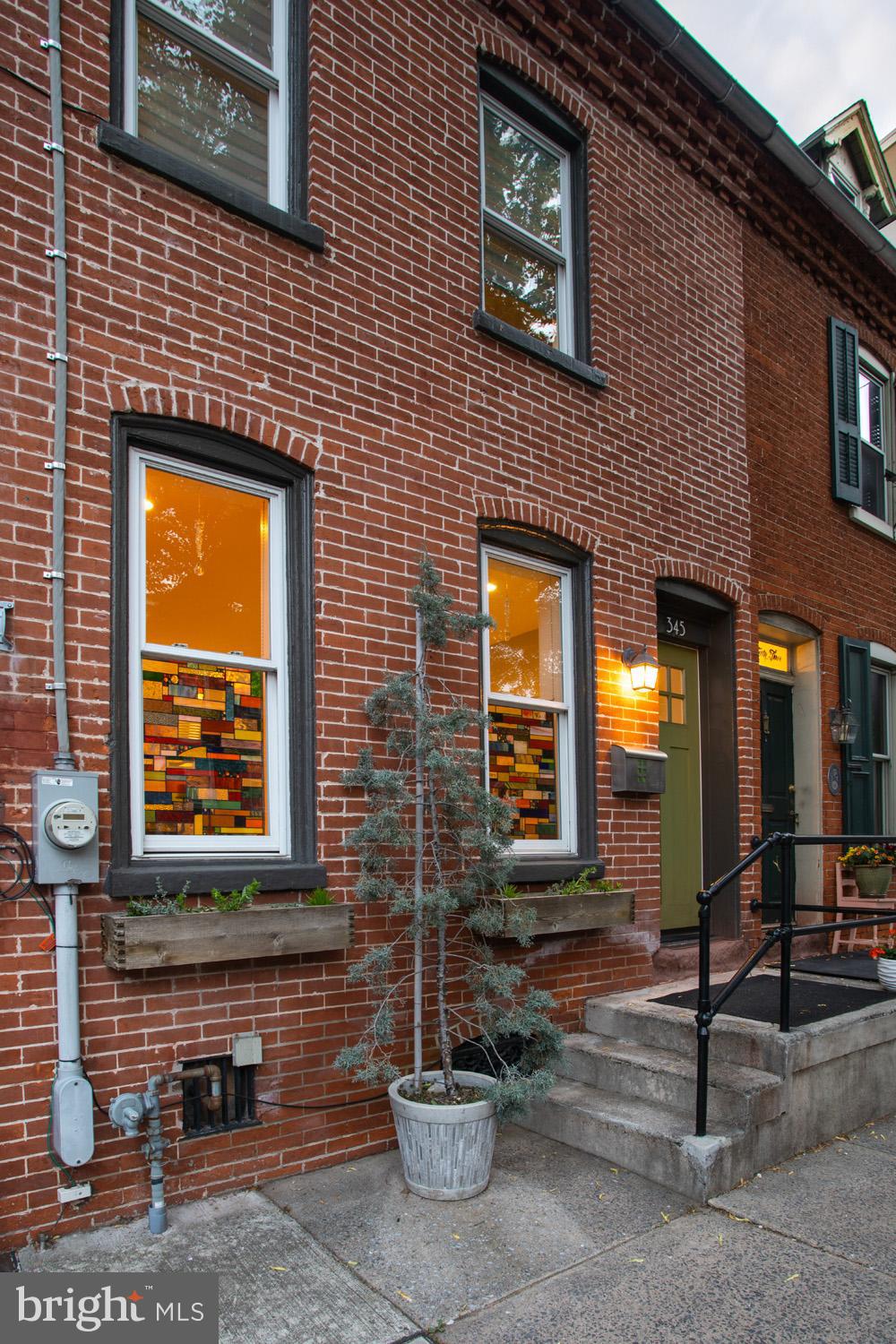 CHESTNUT HILL - Residential