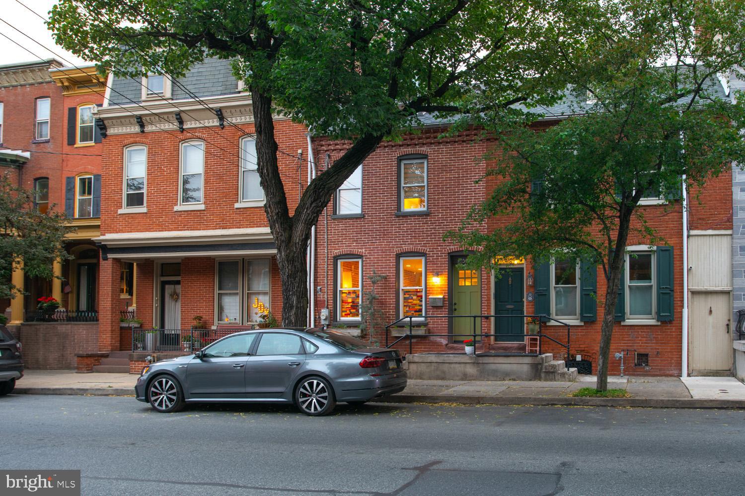 CHESTNUT HILL - Residential